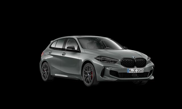 BMW 1-SERIE M135i xDrive, M Performance, M stoelen, pano, 18", H/K, alcantara, LED-kopl., memory, HUD, ACC, privacy