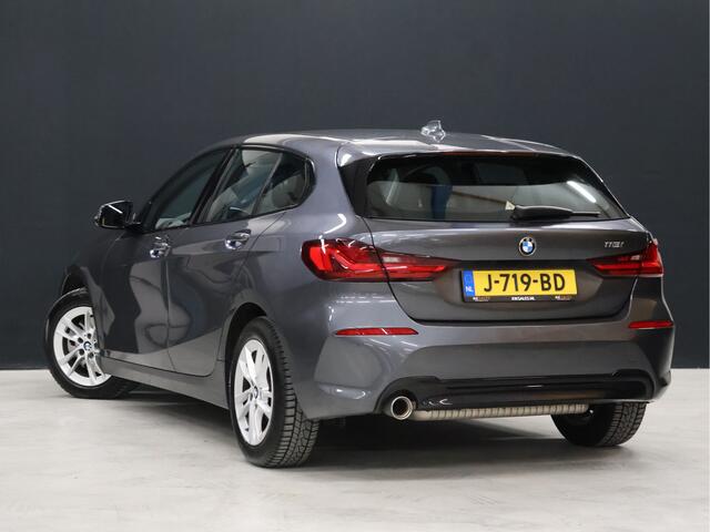 BMW 1-SERIE 118i Executive Edition [PDC V+A, APPLE CARPLAY, ANDROID AUTO, SFEERVERLICHTING, CRUISE CONTROL, NAVIGATIE, AUTOMATISCHE AIRCO, NIEUWSTAAT]