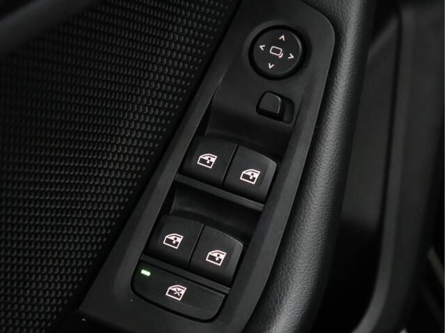 BMW 1-SERIE 118i Executive Edition [PDC V+A, APPLE CARPLAY, ANDROID AUTO, CRUISE CONTROL, NAVIGATIE, AUTOMATISCHE AIRCO, LED, NIEUWSTAAT]