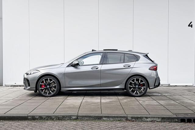 BMW 1-SERIE 120 M Sport M-Pro / Glazen dak / Getinte Ramen