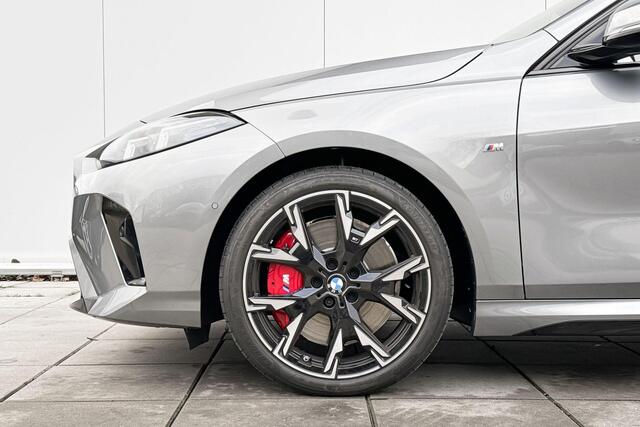 BMW 1-SERIE 120 M Sport M-Pro / Glazen dak / Getinte Ramen