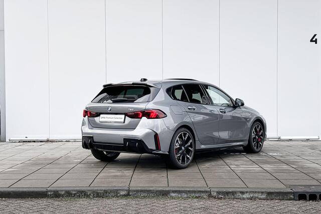 BMW 1-SERIE 120 M Sport M-Pro / Glazen dak / Getinte Ramen