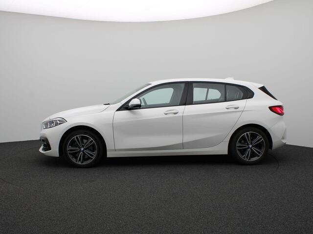 BMW 1-SERIE 5-deurs 118i Executive | Sportline | Sportstoelen | DAB | HiFi | 17''