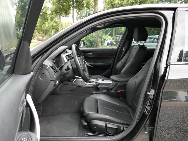 BMW 1-SERIE 120i AUT Executive M-sport Navi / Afneembare trekhaak / Leer / Led