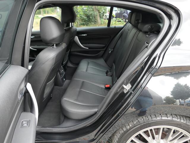 BMW 1-SERIE 120i AUT Executive M-sport Navi / Afneembare trekhaak / Leer / Led