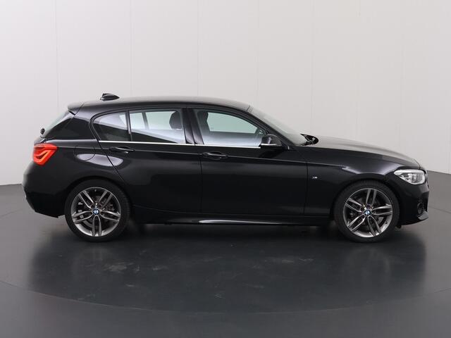 BMW 1-SERIE 118i High Executive M-Sport | Navigatie | Parkeersensoren | Stoelverwarming | Keyless Go |