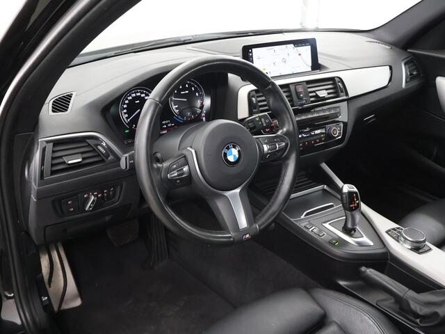 BMW 1-SERIE 118i High Executive M-Sport | Navigatie | Parkeersensoren | Stoelverwarming | Keyless Go |