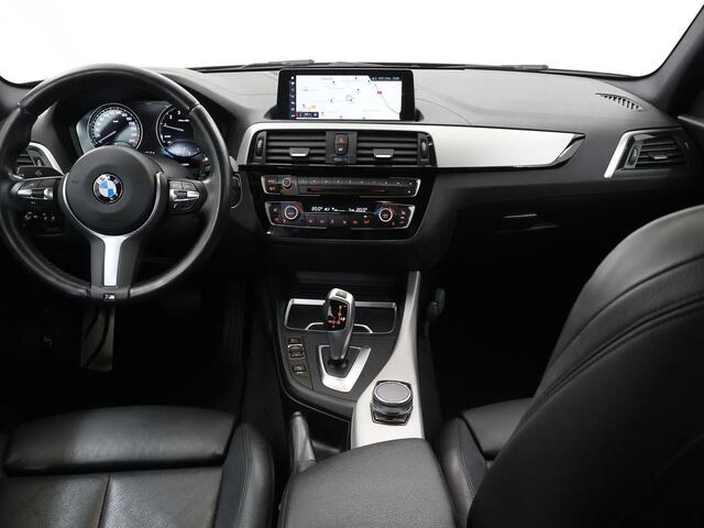 BMW 1-SERIE 118i High Executive M-Sport | Navigatie | Parkeersensoren | Stoelverwarming | Keyless Go |