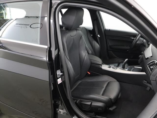 BMW 1-SERIE 118i High Executive M-Sport | Navigatie | Parkeersensoren | Stoelverwarming | Keyless Go |