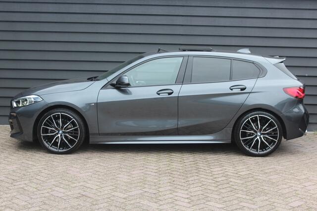 BMW 1-SERIE 118i High Executive - M SPORT - HEAD UP - H&K - PANODAK - CAMERA - CARPLAY -