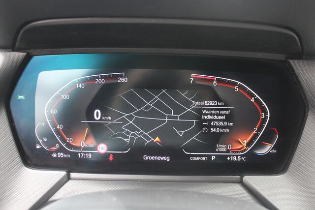 BMW 1-SERIE 118i High Executive - M SPORT - HEAD UP - H&K - PANODAK - CAMERA - CARPLAY -