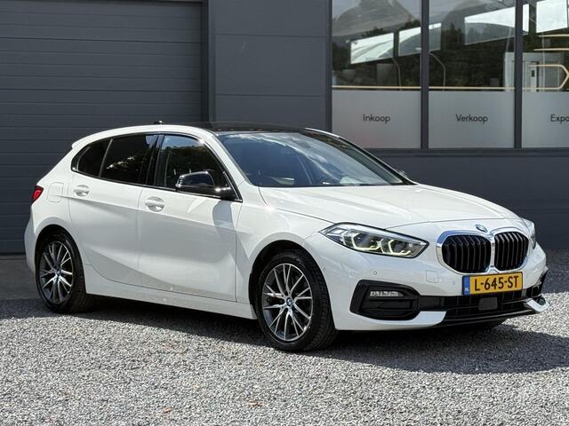 BMW 1-SERIE 118i High Executive 1e Eigenaar,Automaat,Camera,Keyless,Navi,Dealer Onderhouden,141pk,Lm velgen,Pdc V+A,Stoelverwarming,Stuurverwarming,Sportstoelen,Apk tot 07-2026