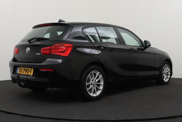 BMW 1-SERIE 118i 136 PK Aut. Sport Navi Climate Trekhaak Park.sens 16'LMV