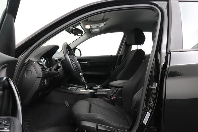 BMW 1-SERIE 118i 136 PK Aut. Sport Navi Climate Trekhaak Park.sens 16'LMV