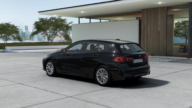 BMW 1-SERIE 120 Automaat / Sportstoelen / Achteruitrijcamera / Parking Assistant / Stoelverwarming
