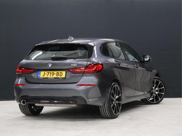 BMW 1-SERIE 118i Executive Edition [APPLE CARPLAY/ANDROID AUTO, LED DIMLICHT, CRUISE CONTROL, SPORTSTOELEN, PARKEERSENSOR, NIEUWSTAAT]