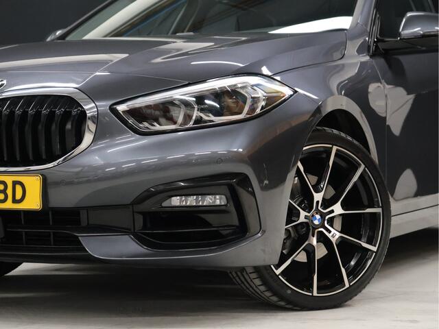 BMW 1-SERIE 118i Executive Edition [APPLE CARPLAY/ANDROID AUTO, LED DIMLICHT, CRUISE CONTROL, SPORTSTOELEN, PARKEERSENSOR, NIEUWSTAAT]
