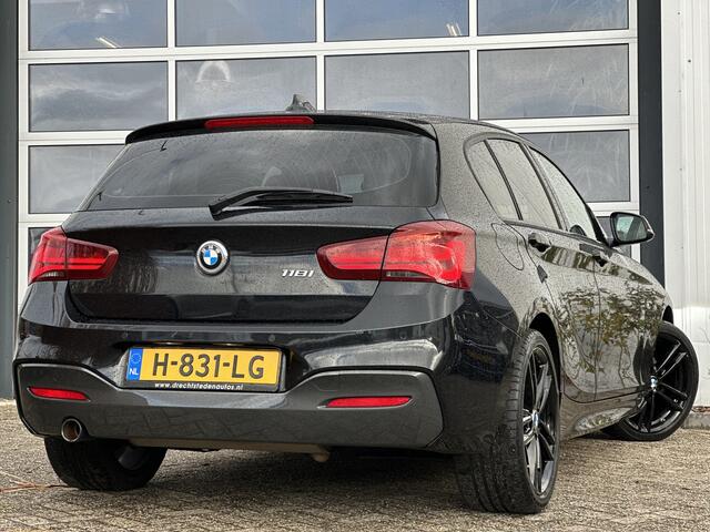 BMW 1-SERIE 118i Edition M Sport Shadow High Executive 136pk | Automaat | Bluetooth | LED koplampen | Parkeersensoren voor en achter | Voorstoelen verwarmd | Dealer onderhouden!
