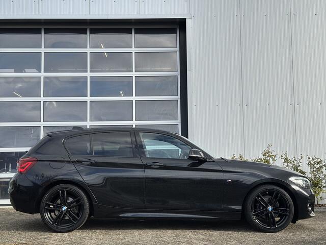 BMW 1-SERIE 118i Edition M Sport Shadow High Executive 136pk | Automaat | Bluetooth | LED koplampen | Parkeersensoren voor en achter | Voorstoelen verwarmd | Dealer onderhouden!