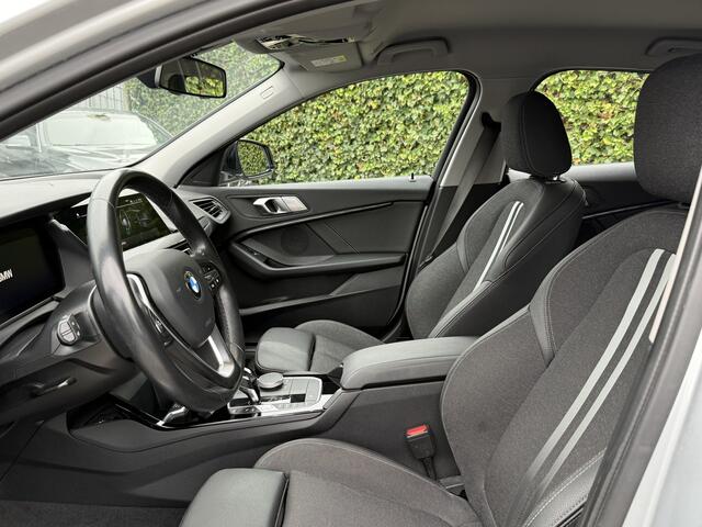 BMW 1-SERIE 118i Exe | Trekhaak | Camera | 2jr garantie | Sportline