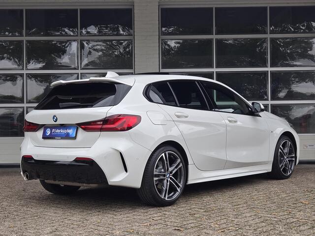 BMW 1-SERIE 118i High M SPORT | PANORAMA | CAMERA | LEDER | SPORTSTOELEN | 18 INCH LM VELGEN |
