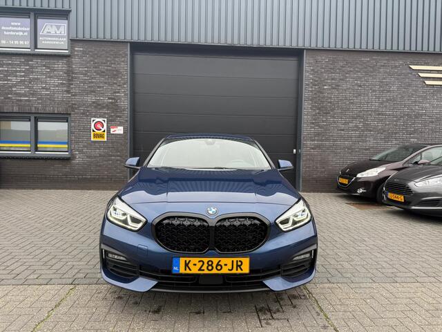 BMW 1-SERIE 116i Executive Edition | 1E EIGENAAR | 12MND GARANTIE | AUTOMAAT | DAB | NAVI | LED | CARPLAY | DAB |