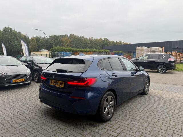 BMW 1-SERIE 116i Executive Edition | 1E EIGENAAR | 12MND GARANTIE | AUTOMAAT | DAB | NAVI | LED | CARPLAY | DAB |