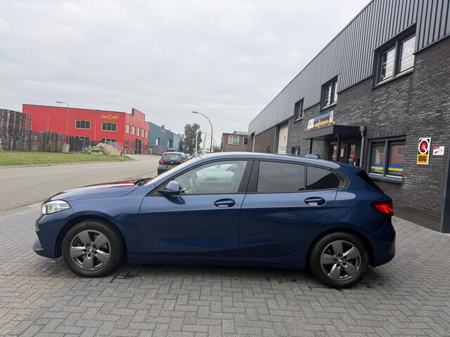 BMW 1-SERIE 116i Executive Edition | 1E EIGENAAR | 12MND GARANTIE | AUTOMAAT | DAB | NAVI | LED | CARPLAY | DAB |