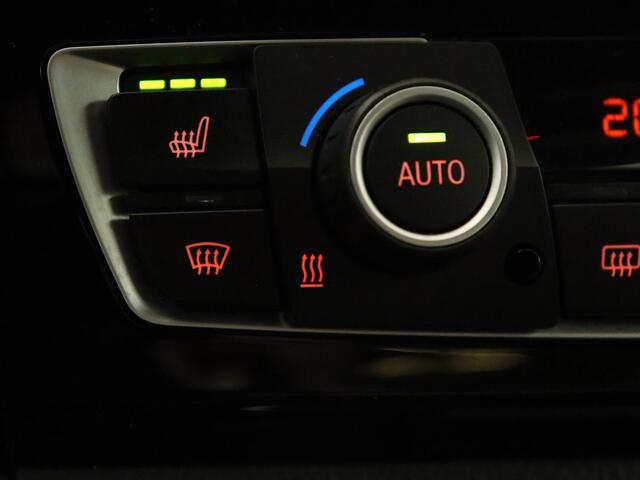 BMW 1-SERIE 118i M Sport | Schuifdak | Leder | Stoelverwarming | Full LED | Sportstoelen | Navigatie | Climate control | Bluetooth | Parkeerhulp | Cruise control