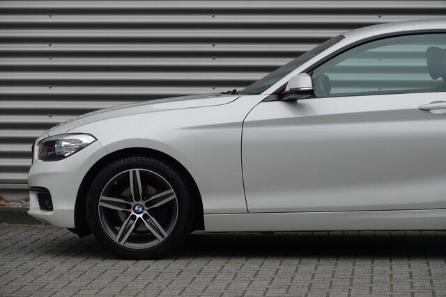 BMW 1-SERIE 118i Corporate Lease Essential | Leder | Navi | Bluetooth |