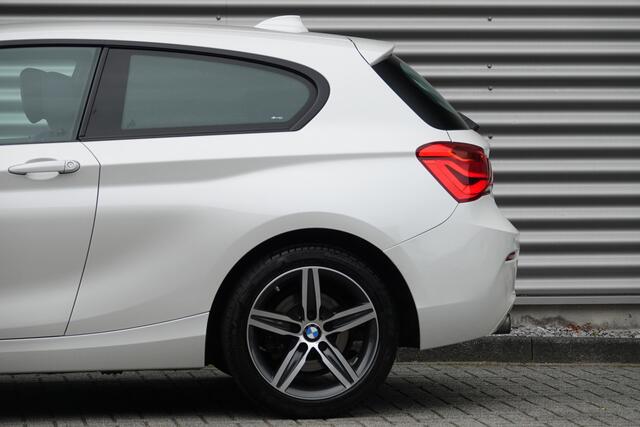 BMW 1-SERIE 118i Corporate Lease Essential | Leder | Navi | Bluetooth |