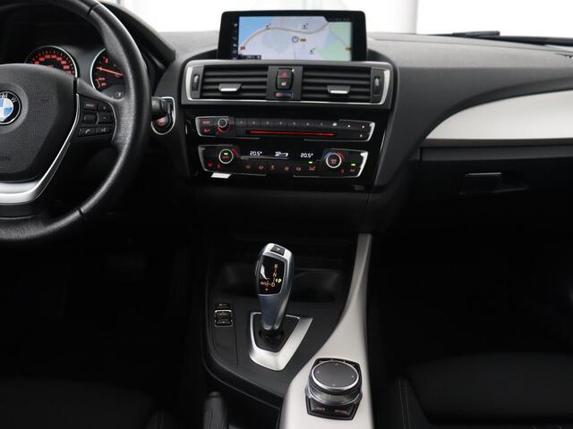 BMW 1-SERIE 118i Executive | Sportstoelen | Harman/Kardon | Navigatie | Full LED | Climate control | Parkeerhulp | Cruise control