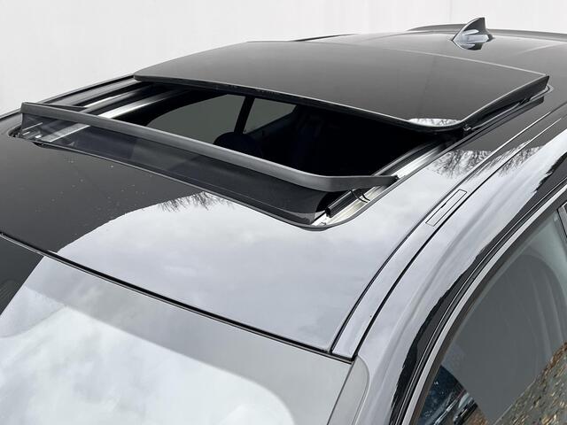 BMW 1-SERIE 118i / Dealer onderhouden / M-Sport / Panorama schuifdak / HUD / Adaptieve CC / Harman Kardon / Alcantara Sportstoelen / 19" / Camera /