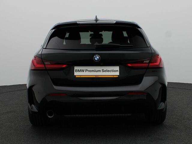 BMW 1-SERIE 5-deurs 118i Executive | M Sportpakket | Audio Media Pack | Parking Pack | Safety Pack | Panoramadak | Active Cruise Control | DAB | HiFi | 18''