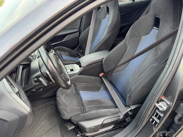 BMW 1-SERIE 120i M-Sport M-Performance Pano H&K Sfeerv.