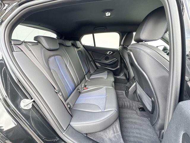 BMW 1-SERIE 118i M Sport | Trekhaak | Voorstoelen verwarmd