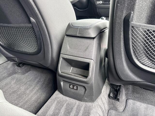 BMW 1-SERIE 118i M Sport | Trekhaak | Voorstoelen verwarmd