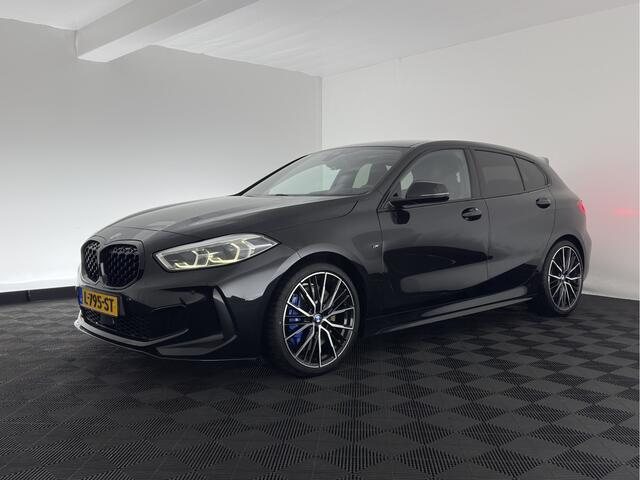 BMW 1-SERIE M135i xDrive High Executive Aut. *HEAD-UP | FULL-LED | HEATED-SPORTSEATS | SHIFT-PADDLES | DIGI-COCKPIT | NAVI-FULLMAP | DAB+ | PRIVACY-GLASS | AMBIENT-LIGHT | 19''ALU*