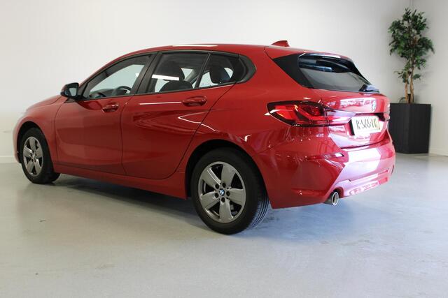 BMW 1-SERIE 118i Business Edition | NL-AUTO+N.A.P! | LED | CLIMA | CRUISE | PDC | LMV | NAVIGATIE | DAB | CARPLAY |