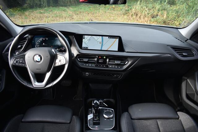 BMW 1-SERIE 118IA 140PK HIGH EXECUTIVE CAMERA/NAVI/HALF-LEDER