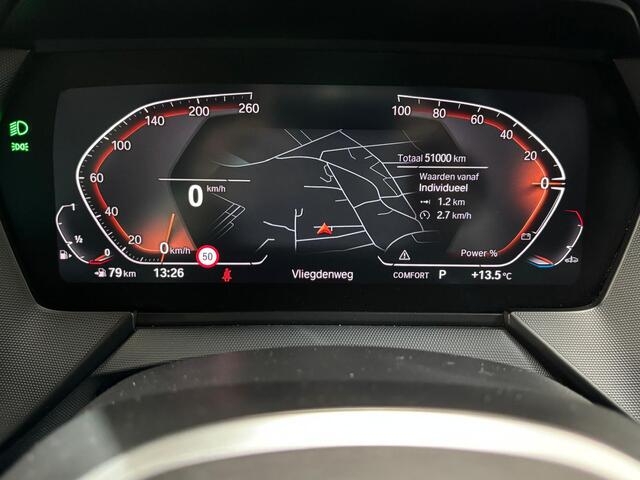 BMW 1-SERIE 120i Business Edition | M-Sport | Panoramadak | 19 inch | Trekhaak | NL auto | BTW |