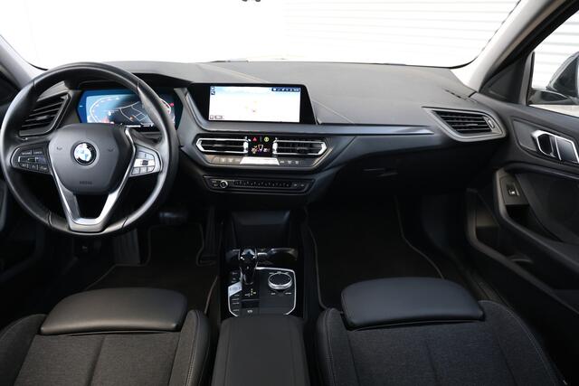 BMW 1-SERIE 118i Executive Sportline Aut. NAP|Sportst|Sfeervl|Carplay
