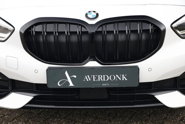BMW 1-SERIE 118i Executive Sportline Aut. NAP|Sportst|Sfeervl|Carplay