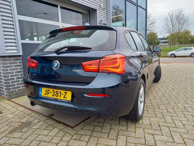 BMW 1-SERIE 118i Corporate Lease Essential - CARPLAY/ANDROID - XENON - PDC - NAVI - CRUISE - NL AUTO -