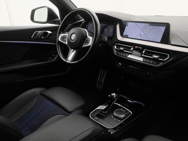 BMW 1-SERIE 118i M-Sport | PANO | CAMERA | STOEL- EN STUURVERW.