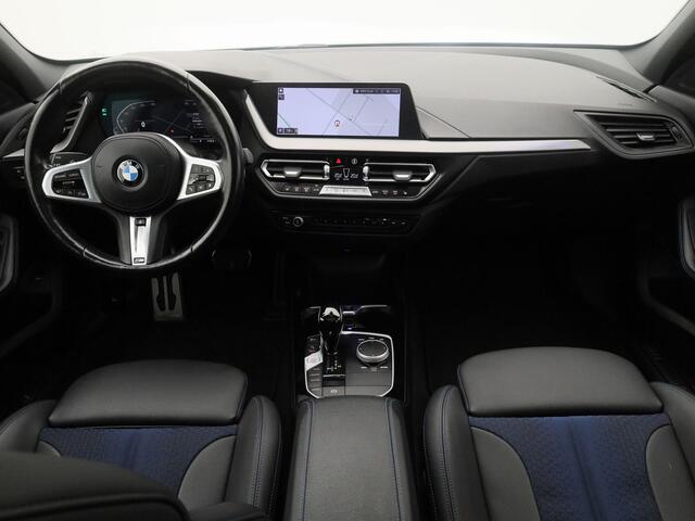 BMW 1-SERIE 118i M-Sport | PANO | CAMERA | STOEL- EN STUURVERW.