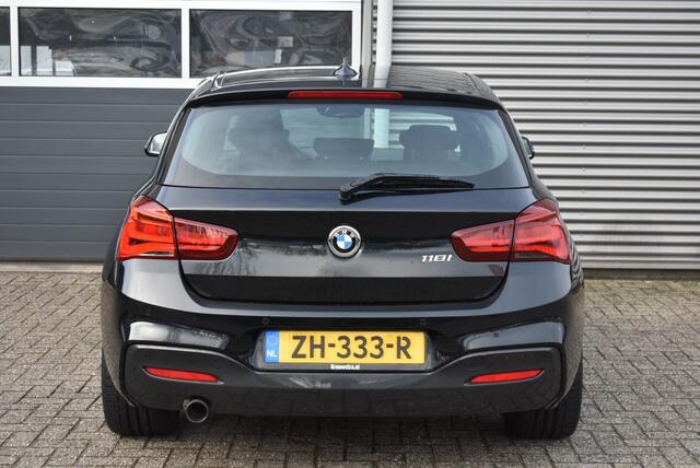 BMW 1-SERIE 118I HIGH EXECUTIVE / M PAKKET / LEDER / NAVI / STOELVERWARMING