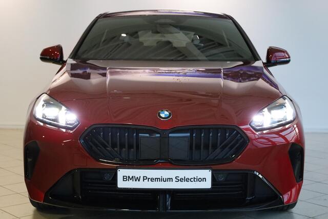 BMW 1-SERIE 120 M Sportpakket Pro | Premium Pack | Comfort Access | Fire Rot Metallic