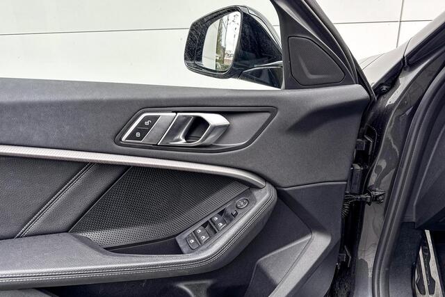 BMW 1-SERIE 118i High Executive