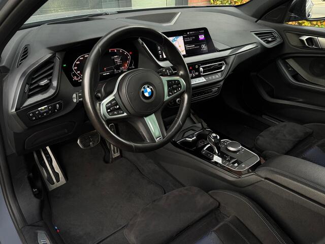 BMW 1-SERIE 118i 140PK Automaat M-Sport Shadow Pano Head-UP Schaalstoelen Camera